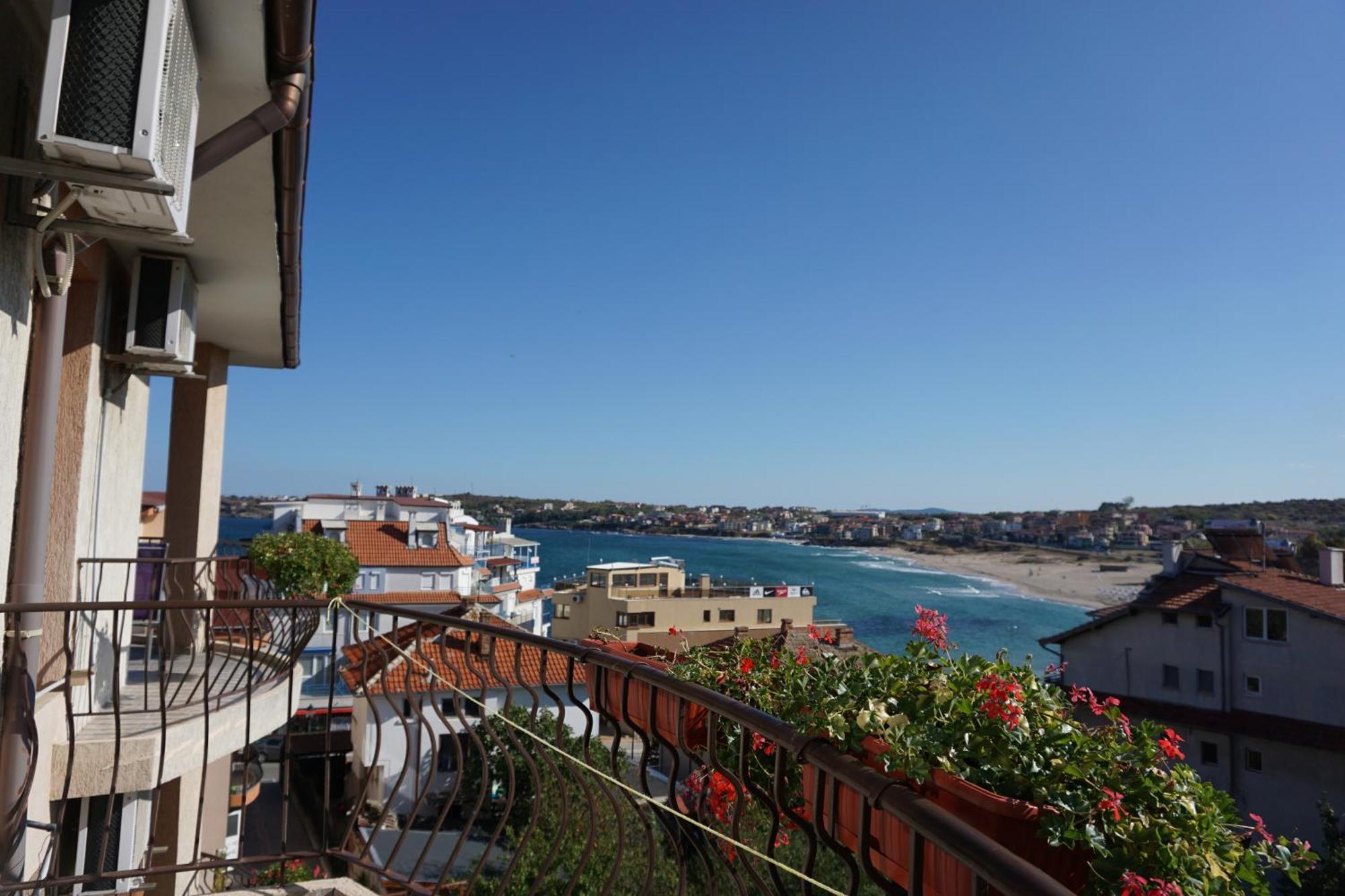 Kalina Guest Rooms Созопол Екстериор снимка