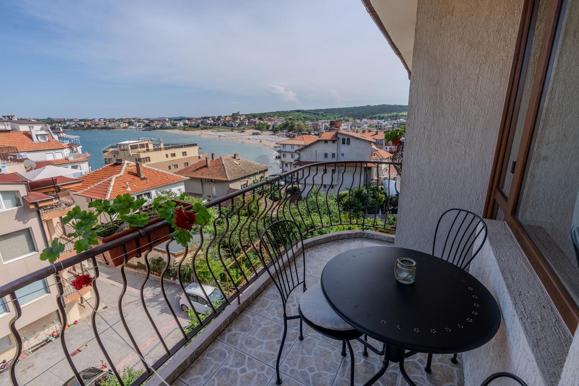 Kalina Guest Rooms Созопол Екстериор снимка