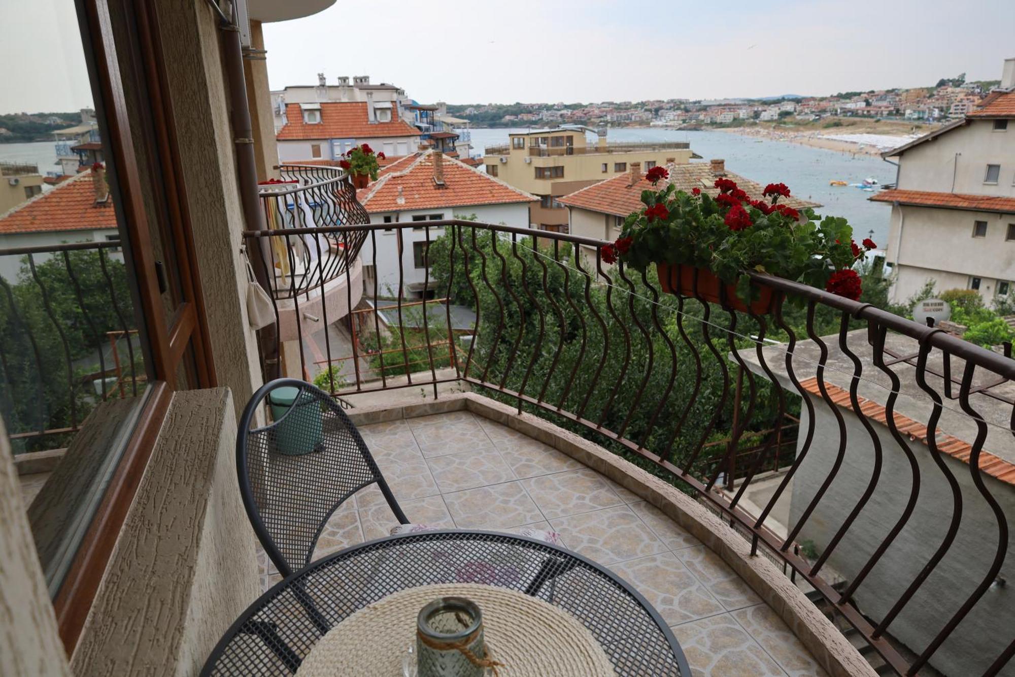Kalina Guest Rooms Созопол Екстериор снимка