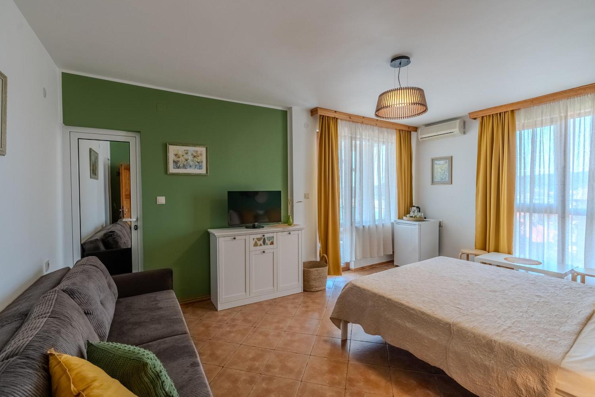 Kalina Guest Rooms Созопол Екстериор снимка
